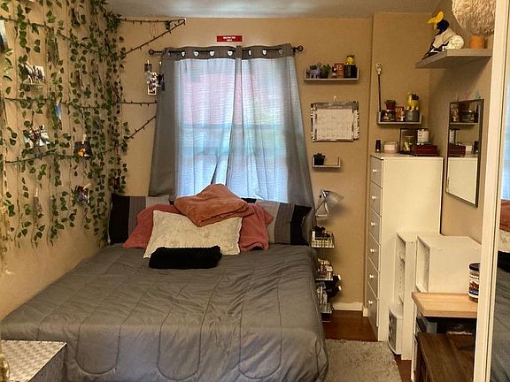 Bedroom off kitchen