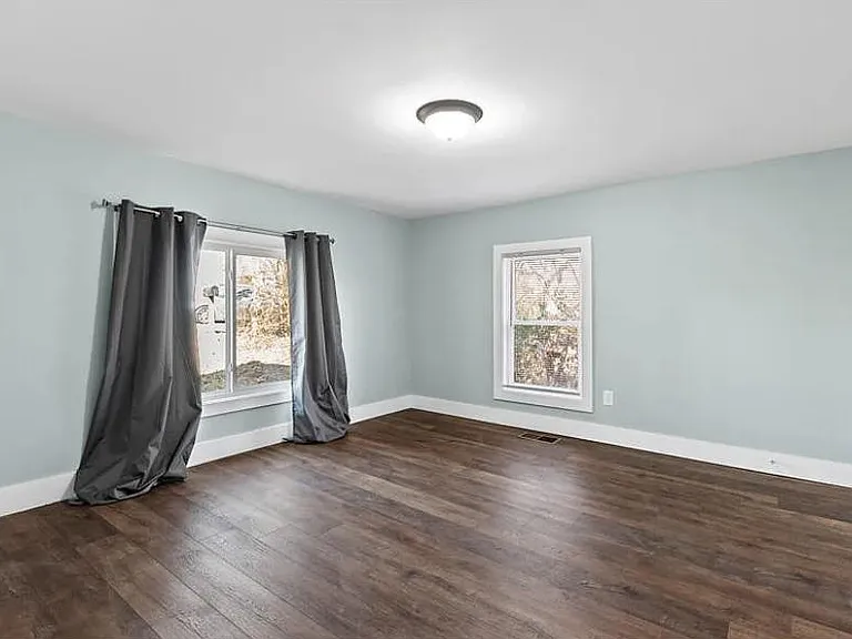 2512 Ramona St — Photo 12