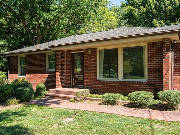 2nd image of 512 Bramblewood Dr