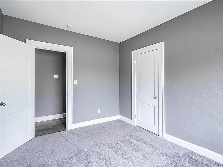 517 E 17th St #1 — Photo 7