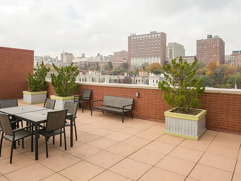 454 Manhattan Ave #4A — Photo 10