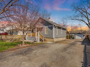 1160 Homer Ave, Aurora, IL 60505