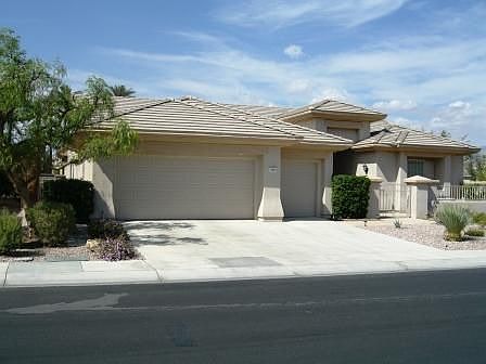 Corner Lot and views!!