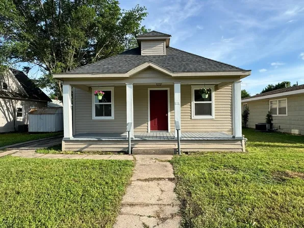818 E Harvey Ave, Wellington, KS 67152