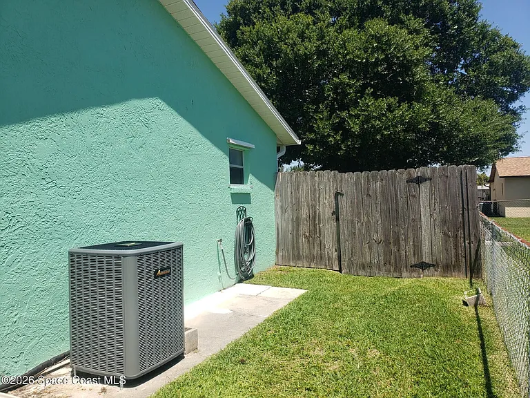 1306 Woodingham Ct — Photo 15