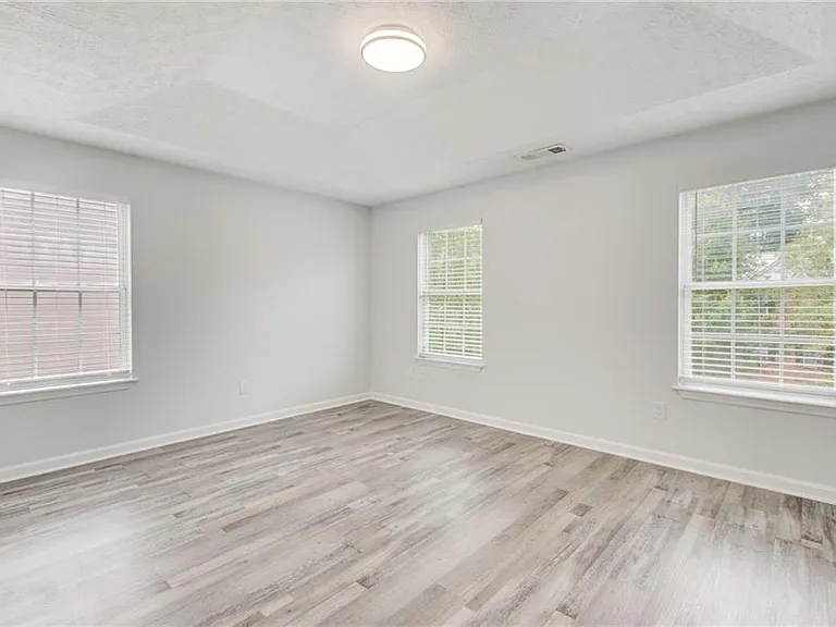 2470 Stonegate Dr NW — Photo 25