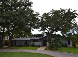 14 Donna Dr, Uvalde, TX 78801