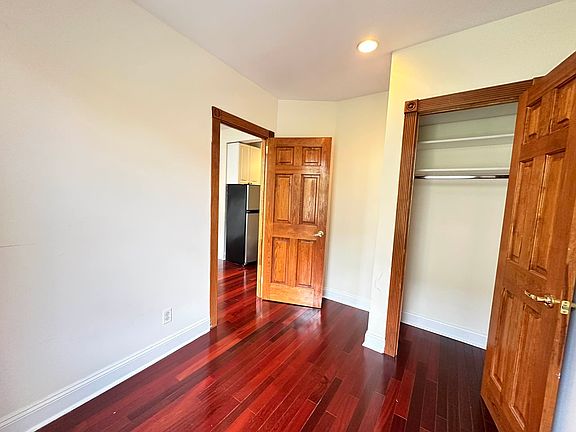 4th image of 402 W 44th St Unit 95