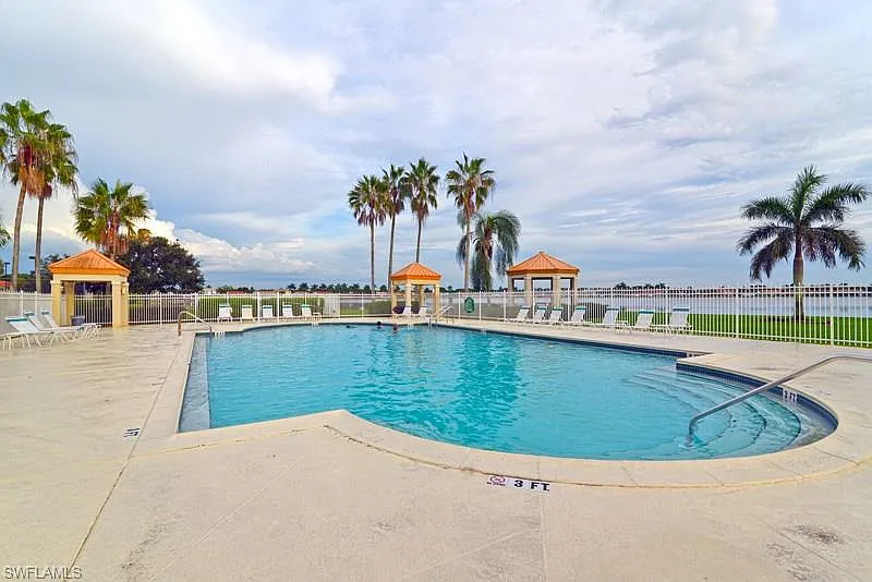 3 bed, 2.0 bath, 1199 sqft, $6,750 — Photo 2