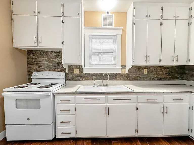 726 S Fuller Ave — Photo 7