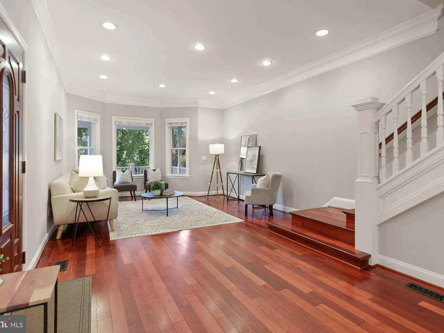 3 bed, 5.0 bath, 2074 sqft, $4,500 — Photo 3