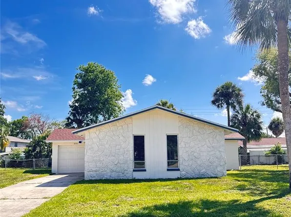 8302 N Flintrock Ct, Tampa, FL 33615