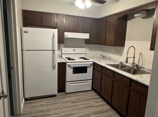 201 W Martha Dr #11, Chaffee, MO 63740