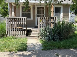 1216 9th St NW, Cedar Rapids, IA 52405