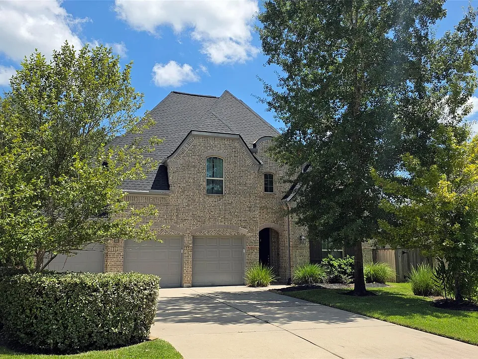 142 Mayfield Dr