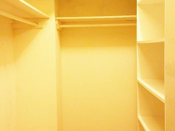 4th image of 6425 Broadway APT 2D