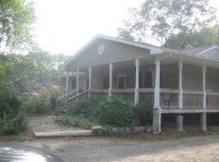 88 Woodlot Rd, Ridge, NY 11961