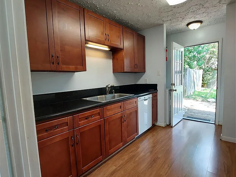 3807 Quiet Place Dr — Photo 38