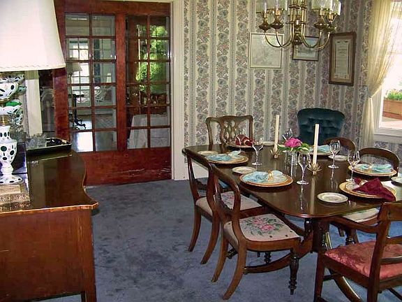 Dining Room-Mahogany Pocket Door