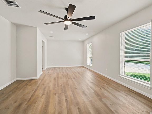 3rd image of 13707 Oak Cabin