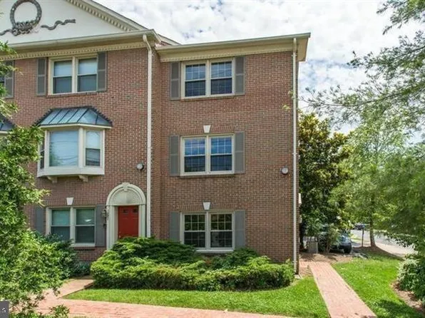 1869 N Adams St, Arlington, VA 22201