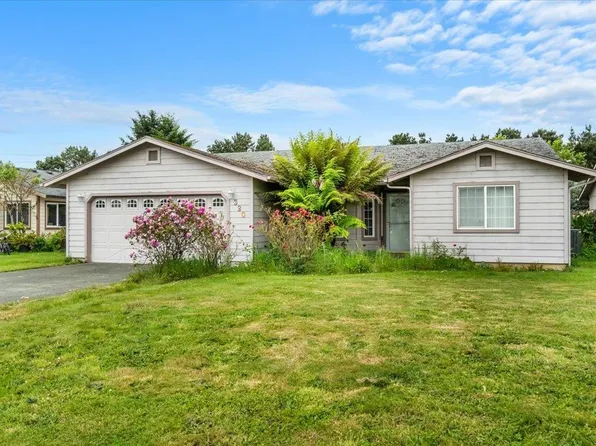 320 N Bradford St, Smith River, CA 95567