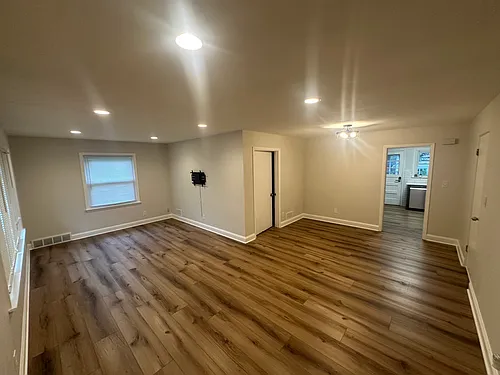 1016 Deerfield Rd #1A Photo 1