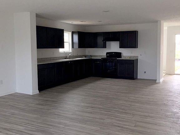 2nd image of 1014 Stratton Way