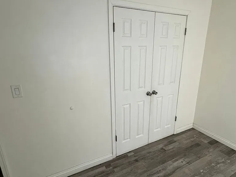331 E Live Oak St — Photo 31