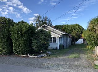 875 1st St SE, Bandon, OR 97411