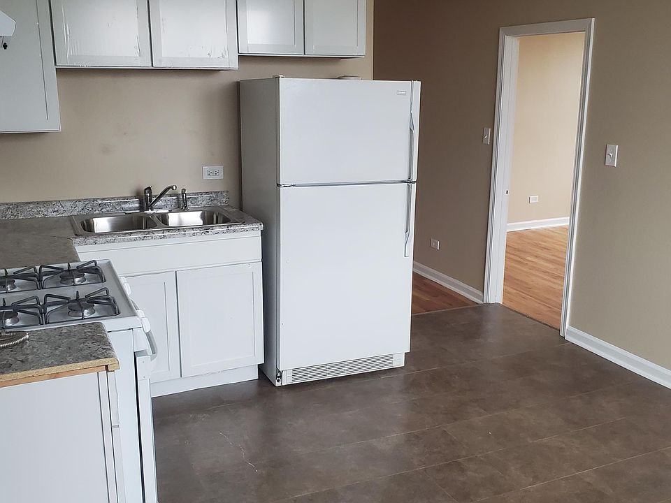 2nd image of 1126 S Central Park Ave APT 3