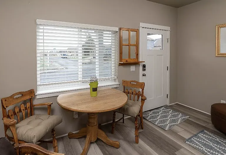 1011 SE 5th St — Photo 5