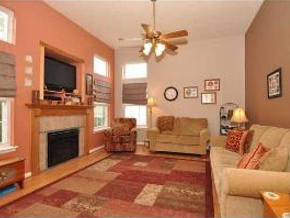 2nd image of 1817 Emerald Pines Ln
