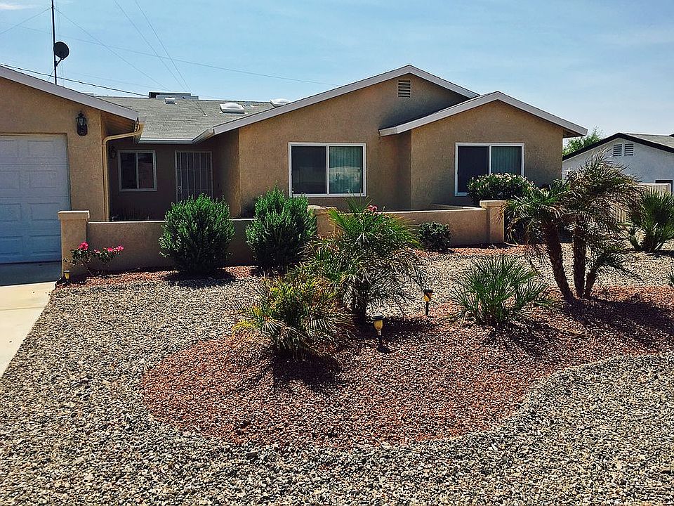 1st image of 900 Sunny Ridge Dr