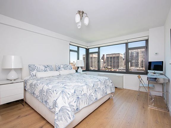 5th image of 160 E 65th St APT 17D