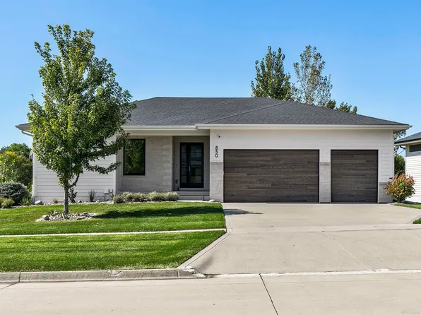 850 84th St, West Des Moines, IA 50266