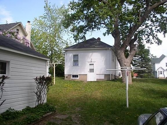 4th image of 721 9th Ave S