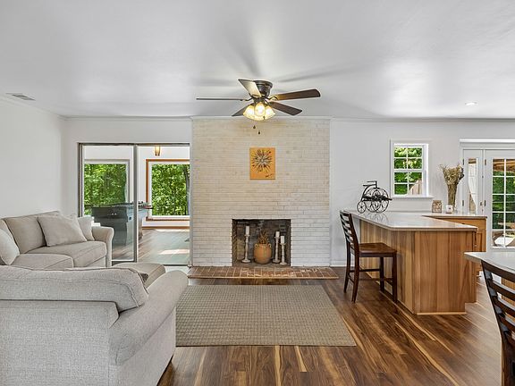 12th image of 6045 Green Rd