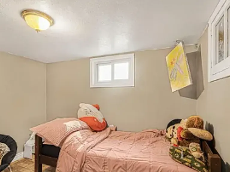 521 N Shilling Ave — Photo 17