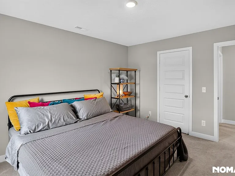 9540 Park Meridian Dr — Photo 15