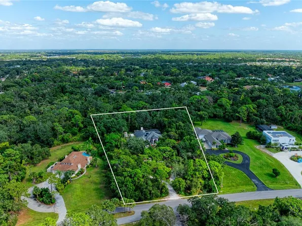 4823 Hoyer Dr, Sarasota, FL 34241