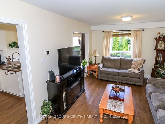 5th image of 152 Julia Cres