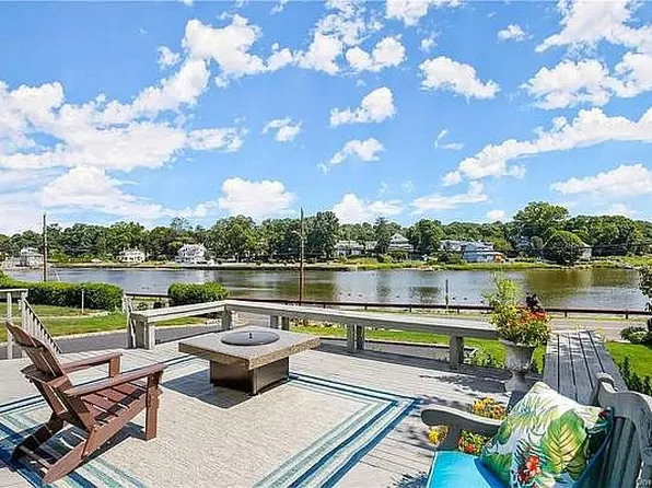 109 Weed Ave, Stamford, CT 06902