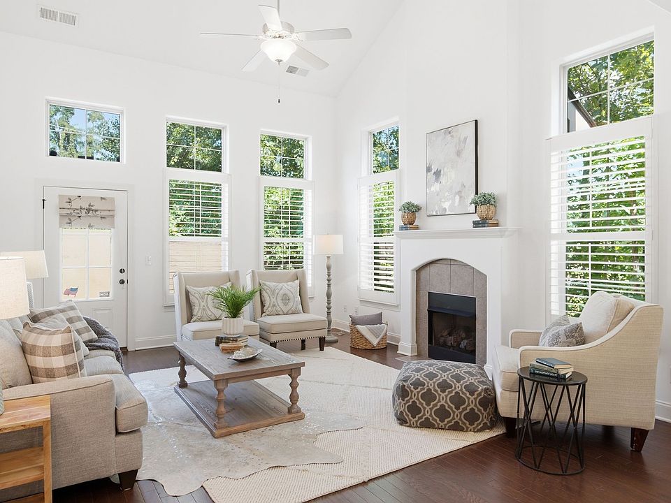 1st image of 918 Silkwood Cir