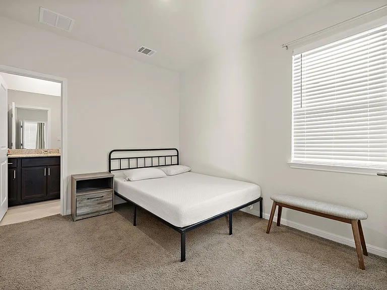 604 Spindrift Ln — Photo 18