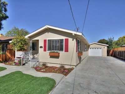 123 Newbridge St, Menlo Park, CA, 94025