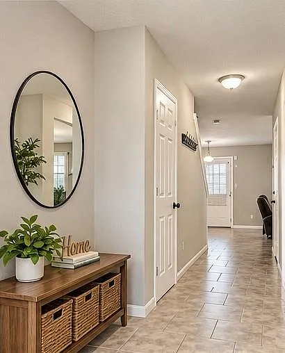 4 bed, 2.5 bath, 2700 sqft, $2,800 — Photo 4