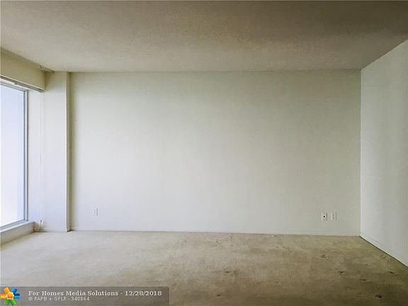 5th image of 3430 Galt Ocean Dr APT 1008