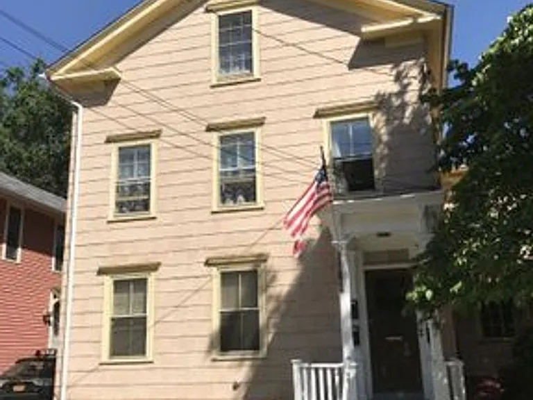 137 Nicoll St. — Photo 9