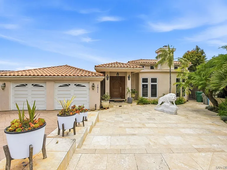 1011 Avenida Amantea — Photo 5